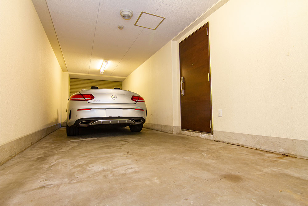 普通車を駐車した際の余裕スペース