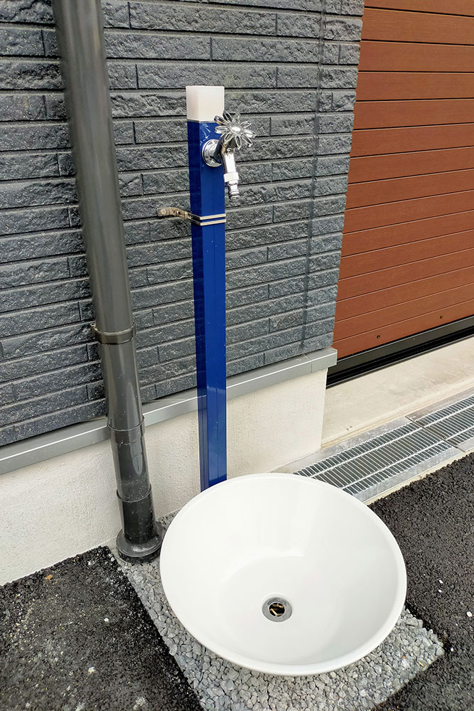 屋外の水栓