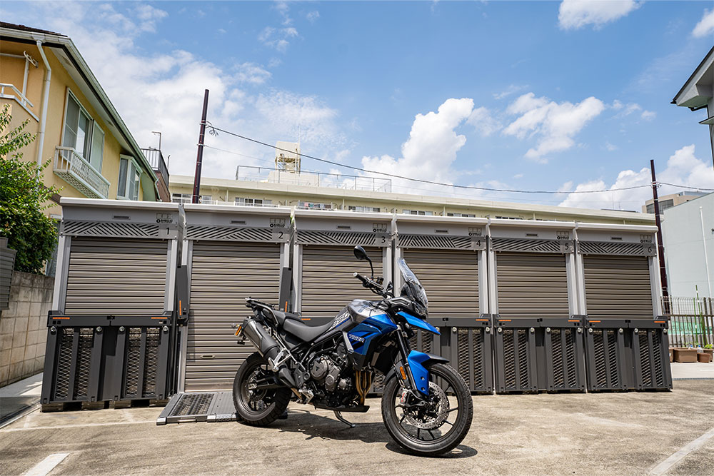 東京都大田区のバイクガレージ付きマンション「グランバリュー大岡山」とトライアンフ_タイガー850スポーツ