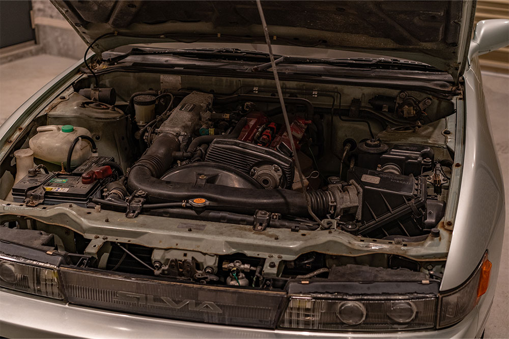 S13シルビアのエンジンルーム