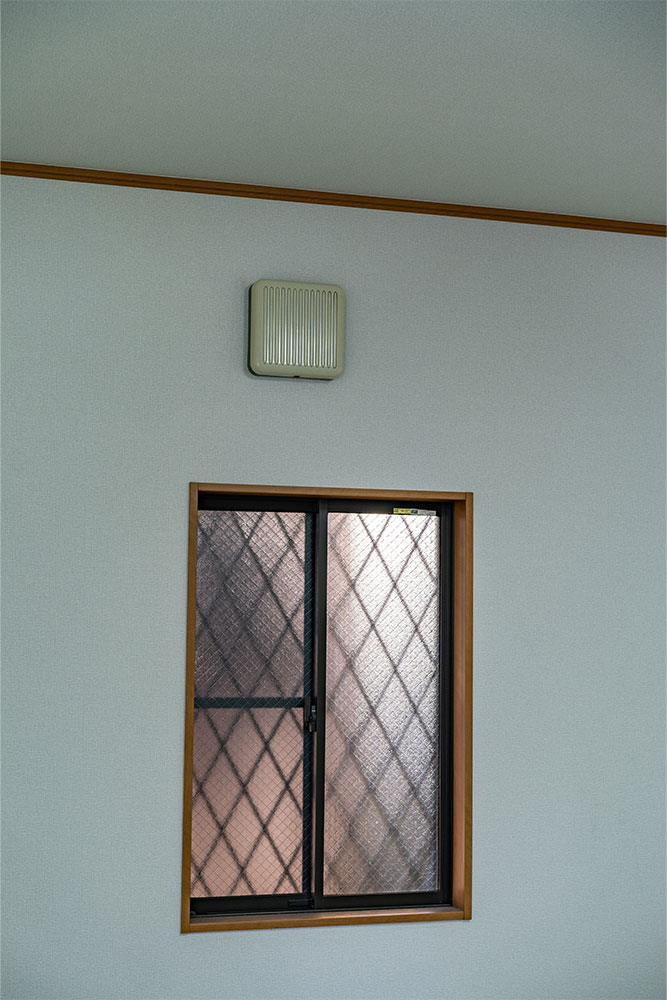 換気扇と窓