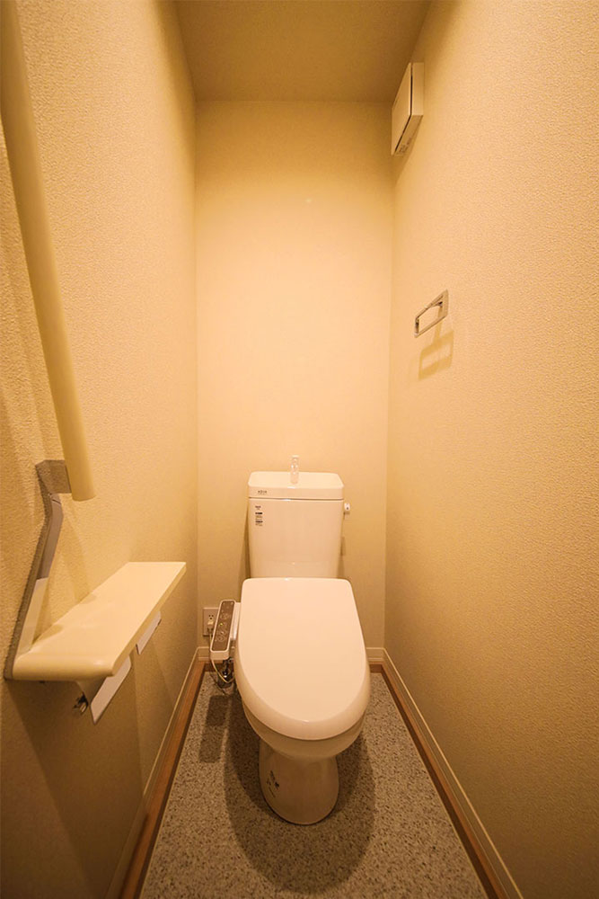001号室のトイレ