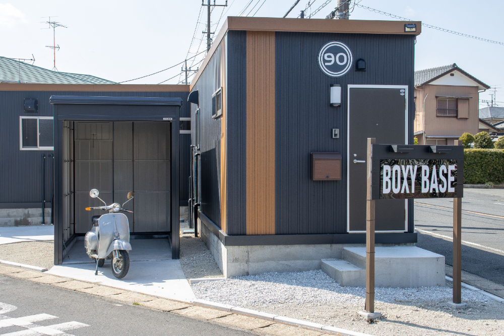 千葉県東金市の賃貸バイクガレージハウス「BOXY BASE」とvespa v50s