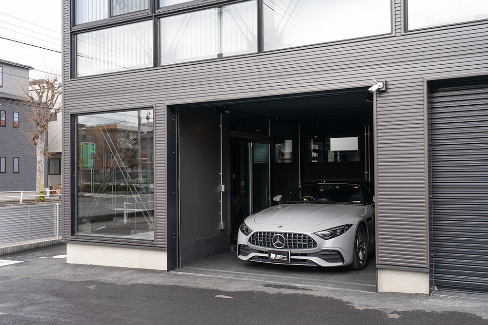 ガレージに収まる Mercedes-Benz_SL43