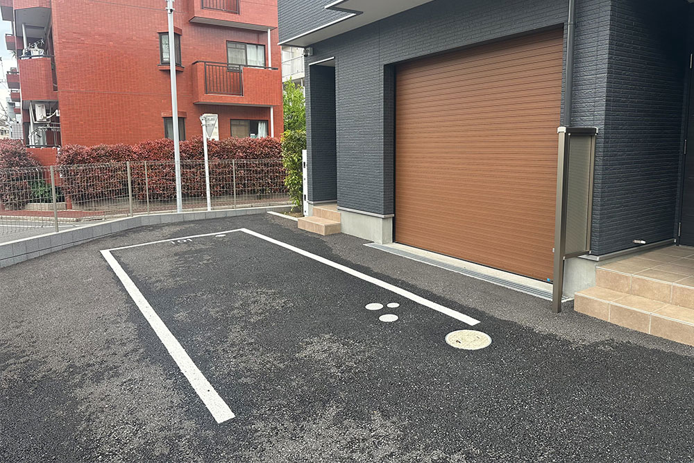 101号室の屋外駐車スペース