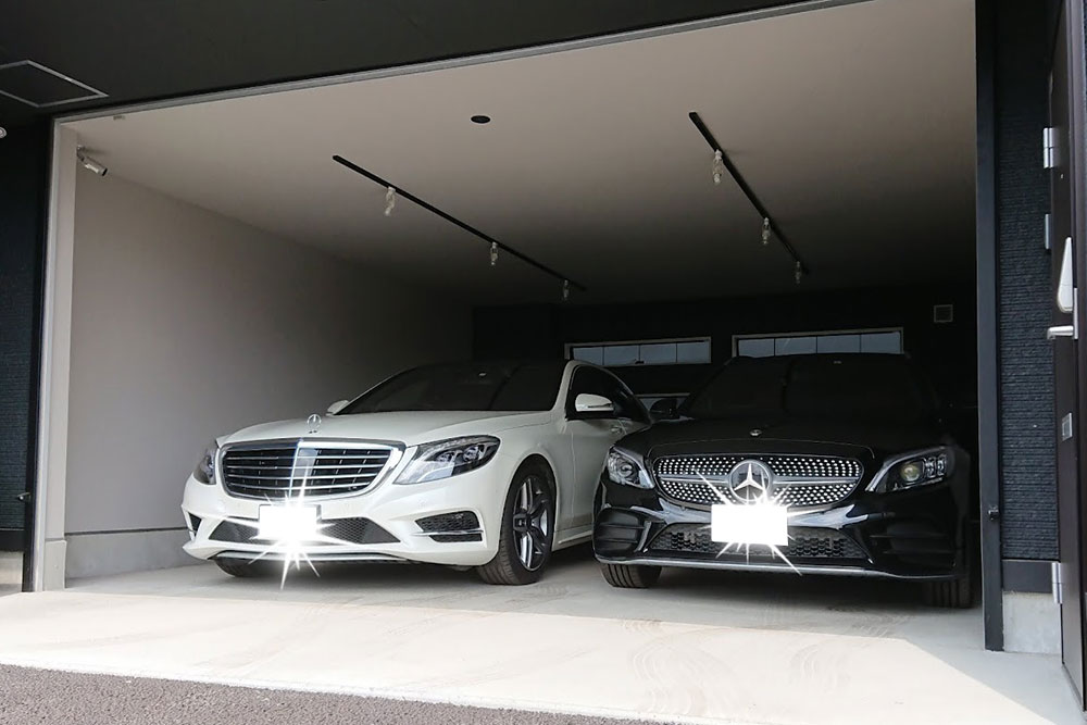A〜D号室のガレージに駐車したSクラス&Cクラス