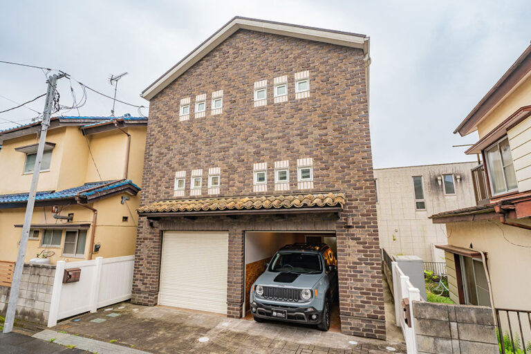 中二階ロフトのある三角屋根ガレージハウス｜四街道駅 徒歩7分