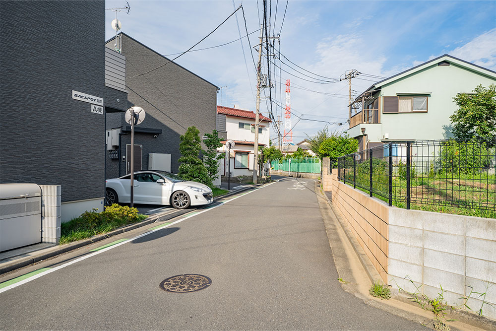 前面道路幅員5.0〜5.5mで住宅地としてはゆとりがある