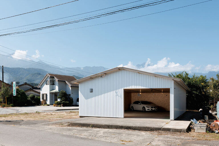 109.29m²、コレクション保管にも適した大型ガレージ｜北杜市武川町