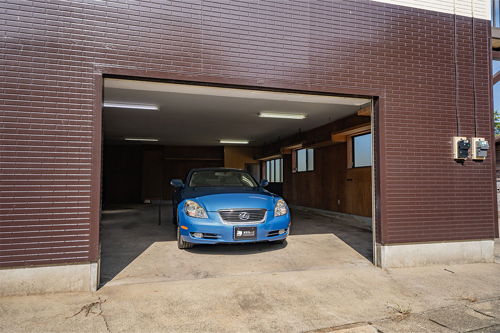 ガレージに駐車したLEXUS_SC430