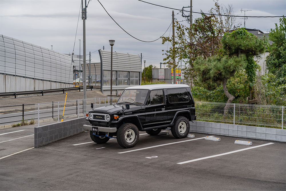 敷地内月極駐車場