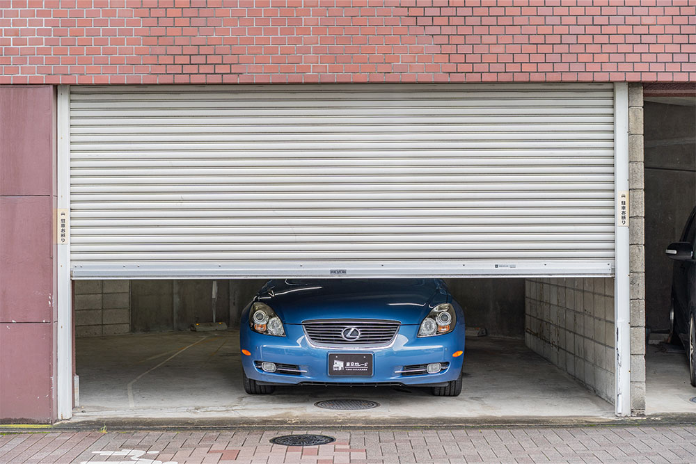 ガレージに駐車したLEXUS_SC430