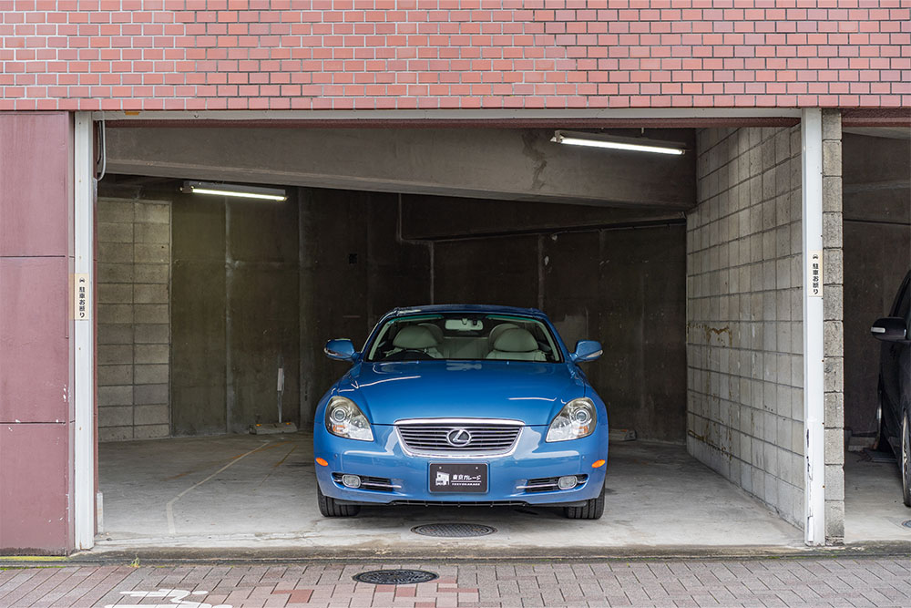 ガレージに駐車したLEXUS_SC430