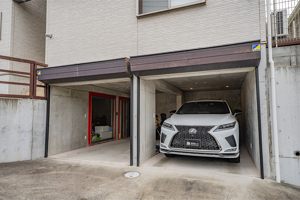 ガレージに駐車したLEXUS_RX