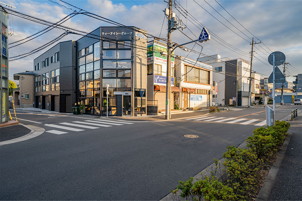 西側前面道路の様子