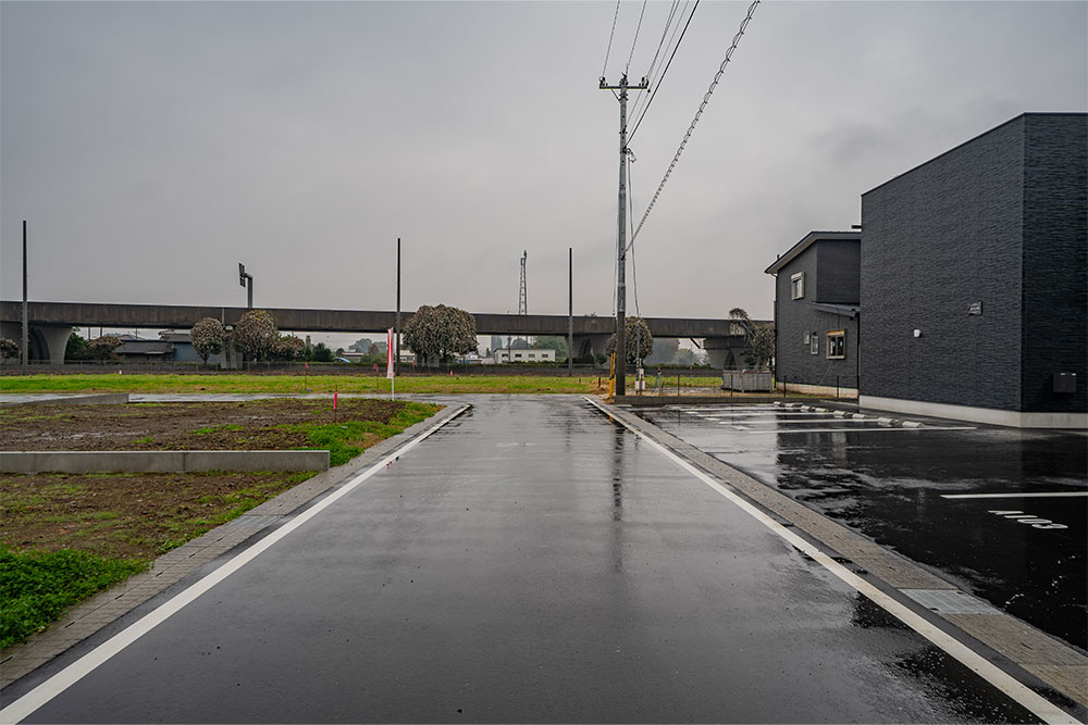 東側前面道路の様子