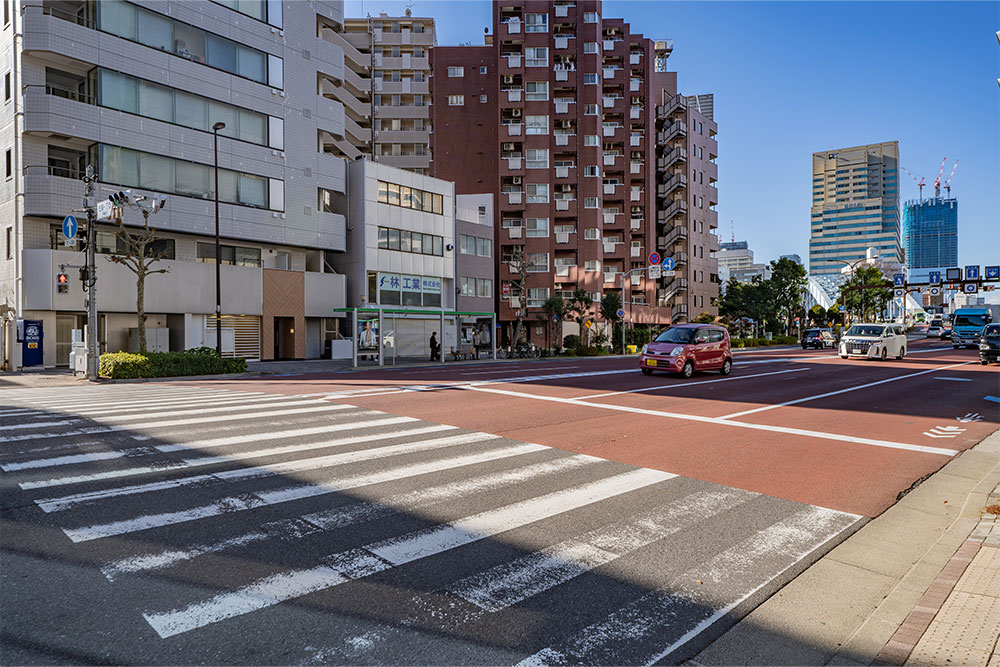 前面道路（永代通り）の様子