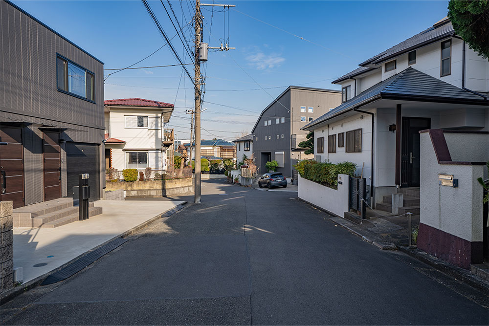 幅員のある道路に面した角地敷地