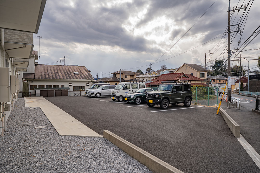 敷地内月極駐車場