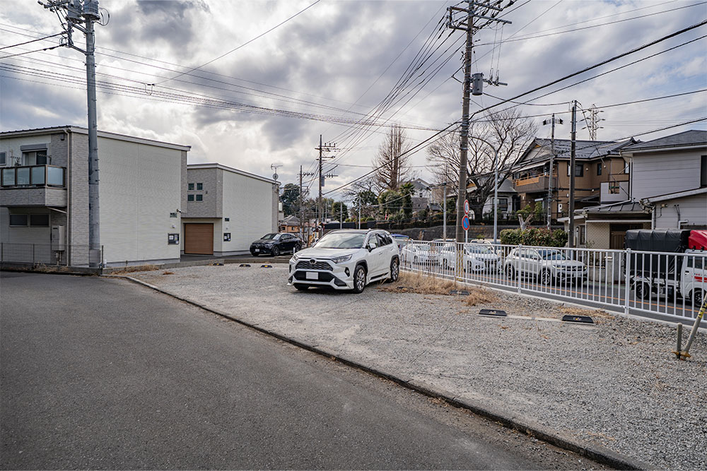 敷地内月極駐車場