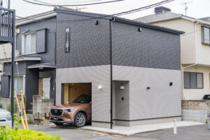 シンプルにまとめた1R+ガレージ、プライベート重視の戸建物件|市川市