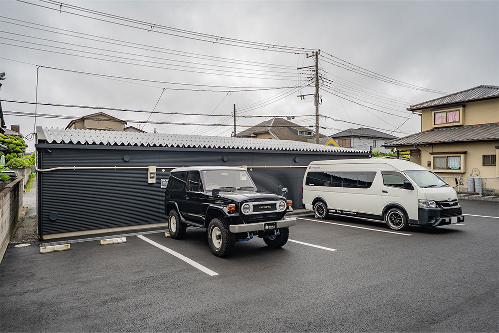 敷地内に整備された月極駐車場