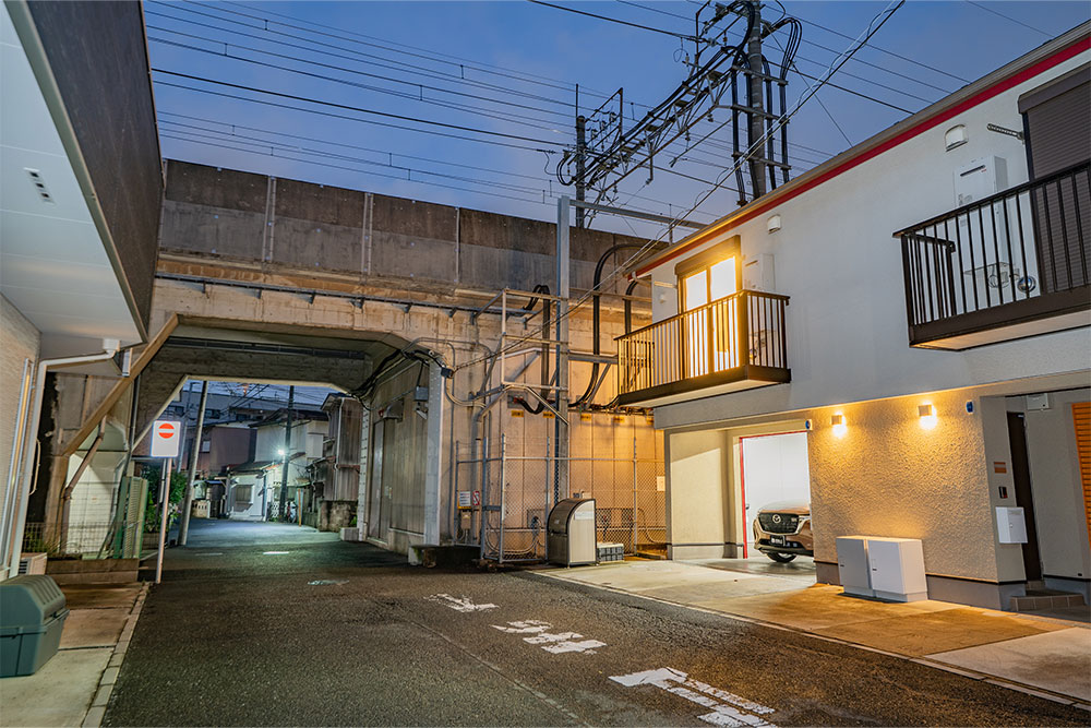 隣地を通る武蔵野線高架
