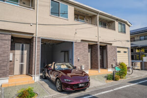 収納&水回り充実、家族と車を両立する2LDKガレージハウス|町田市