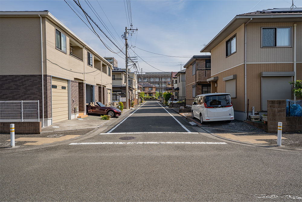 前面道路は入出庫しやすい幅員6m