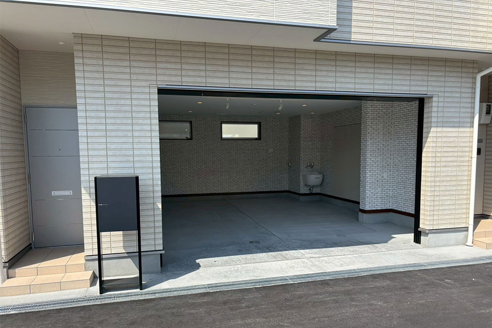 シャッター開口幅は4.03mで入庫スムーズ