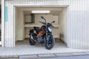100V完備、複数バイクを保管できる環七至近の貸しガレージ|中野区
