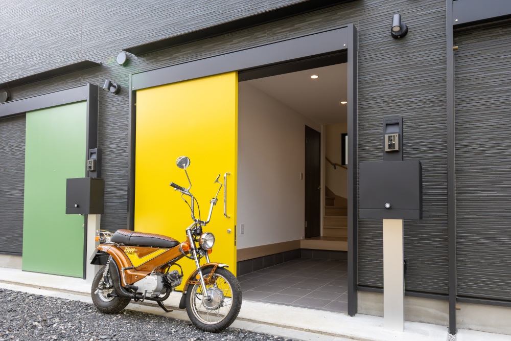 ガレージ前に駐車したYamaha_Zippy80