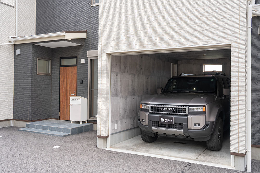 敷地内車路で落ち着いて入出庫できる