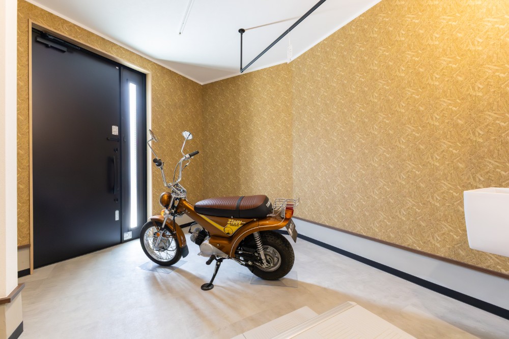 ガレージに駐車したYamaha_Zippy80