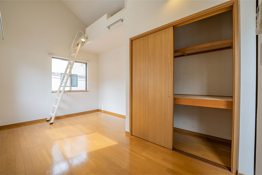 2.4帖のロフト付き洋室（7帖）