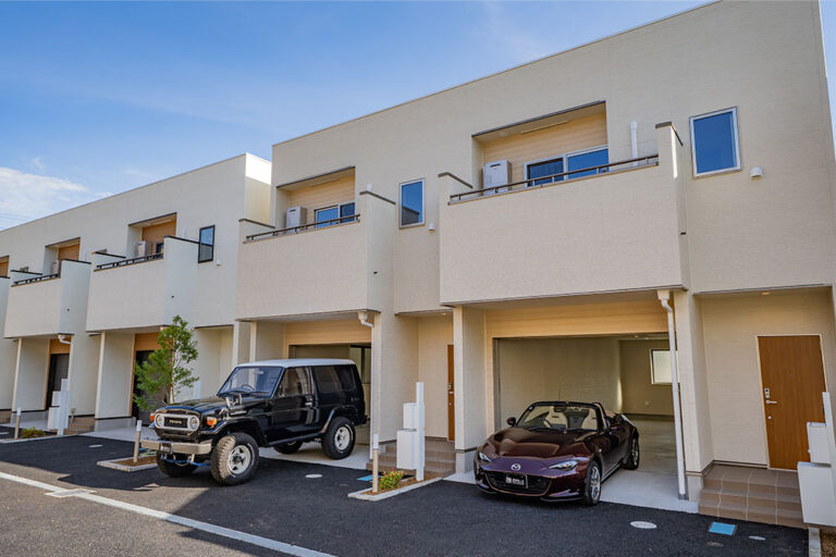 奥行9.7m＆鑑賞スペース、家族で住める2LDKガレージハウス｜朝霞市