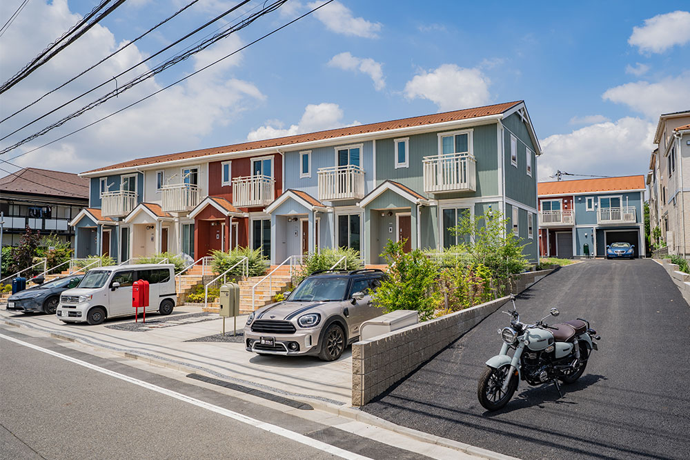 複数棟が並び、街並みが形成されている
