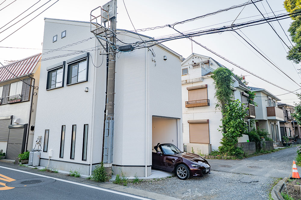 長後街道側から見た建物外観