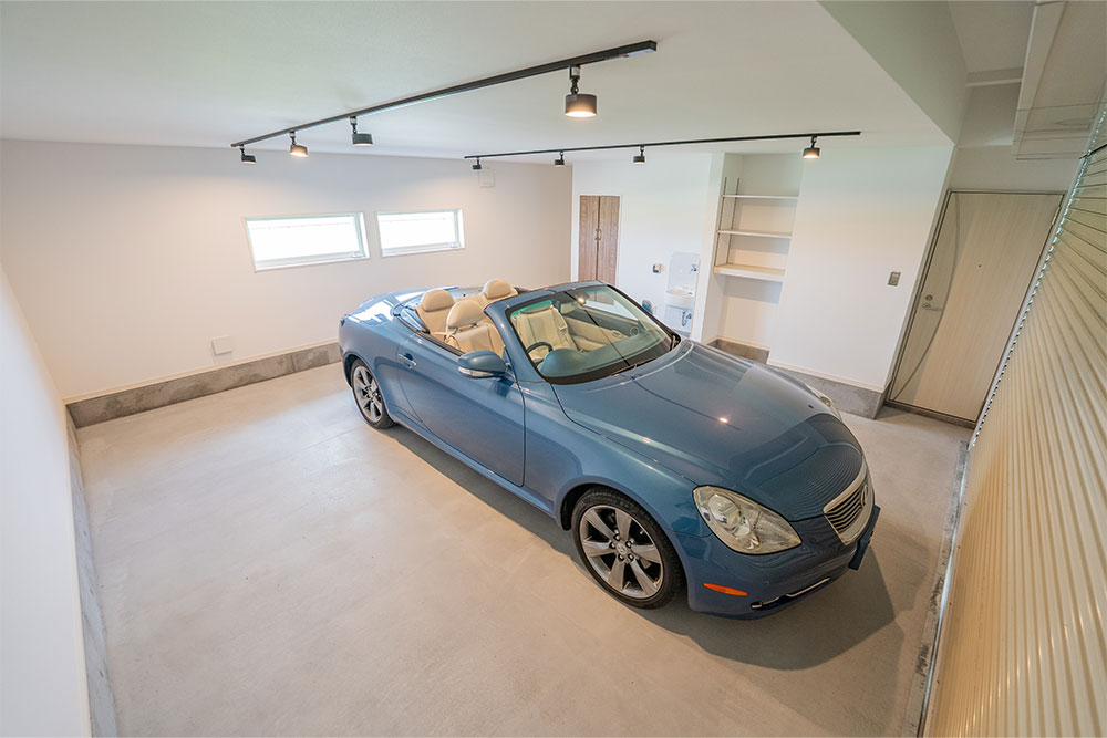 2台ガレージに駐車したLEXUS_SC430