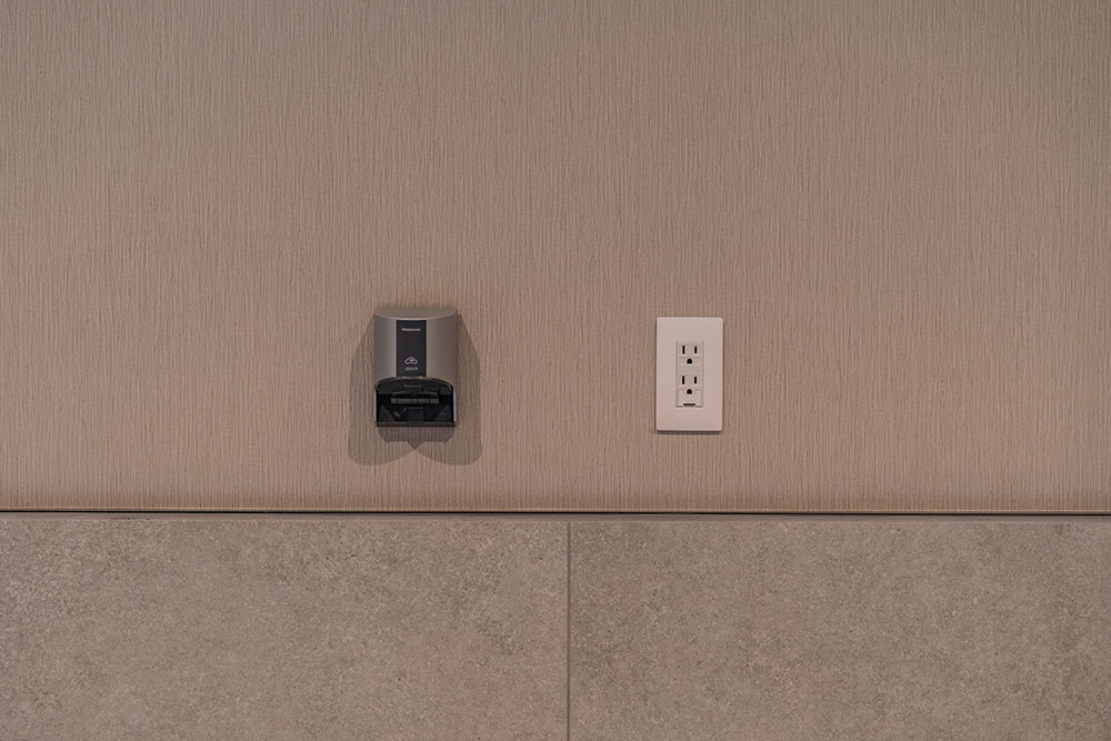 EV充電用200V電源と100V電源