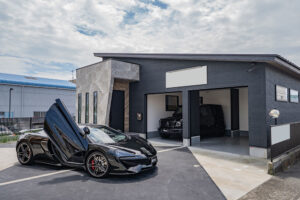 敷地面積266m²、並列2台の平屋ガレージハウス｜長泉なめり駅 徒歩4分