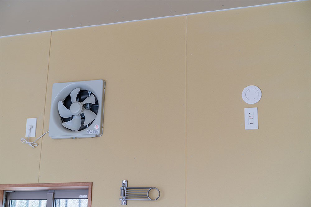 換気扇とエアコン設置用200V電源