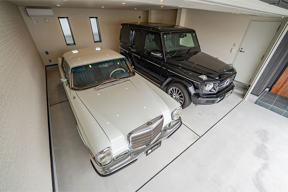 ガレージに駐車した280SE 3.5Coupe&G400d