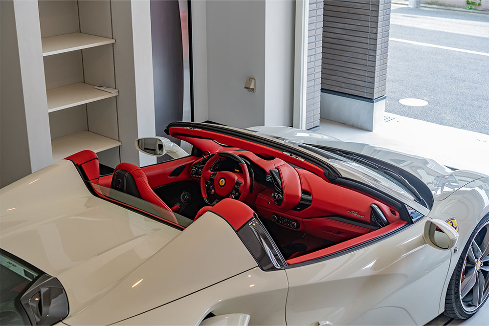 488Spiderの運転席