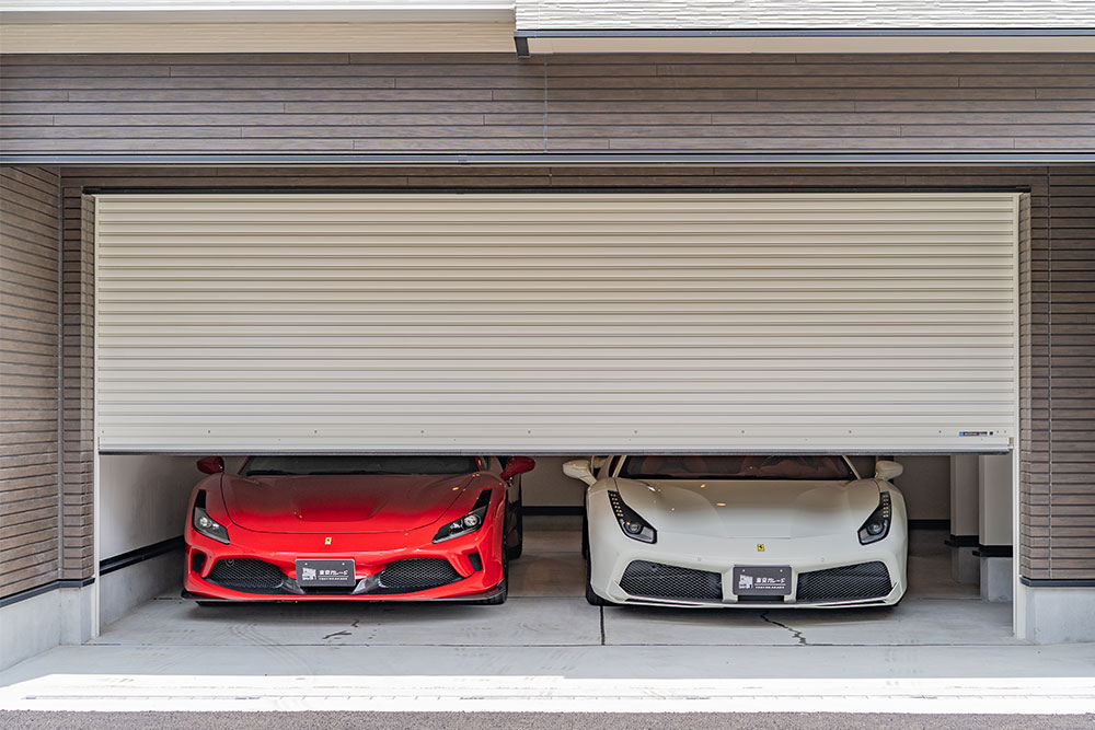 ガレージに駐車したF8Tributo&488Spider
