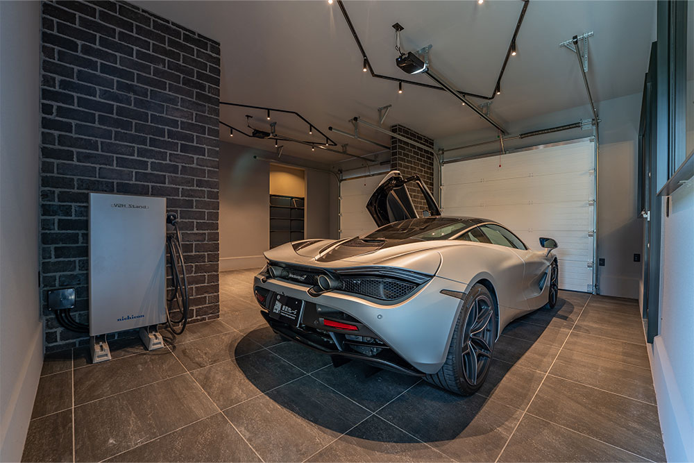 ガレージに駐車したMcLaren_720S