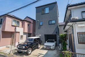 コンパクトでも住みやすい3階建てガレージハウス｜綾瀬SIC 400m