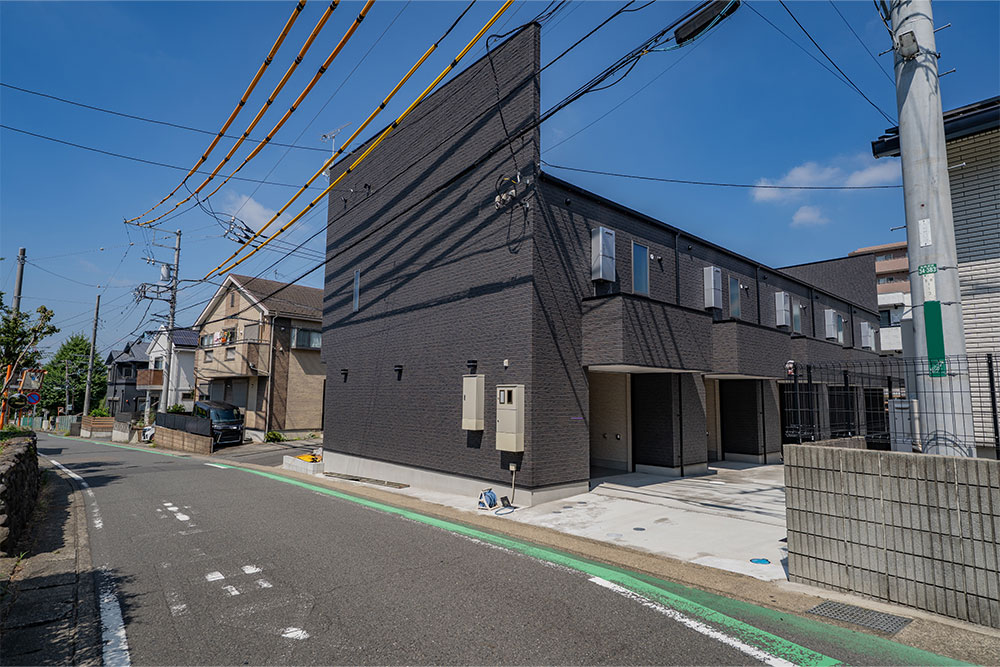 東側から見た周辺道路の様子