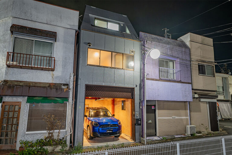 懐かしの昭和商店街、ガレージとして生まれ変わる店舗|八王子市