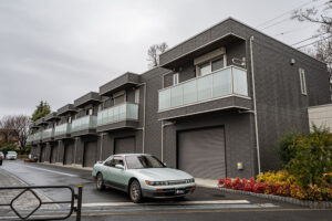 ダイワハウス施工、専有面積90m²超の1LDK+ガレージ｜三鷹市